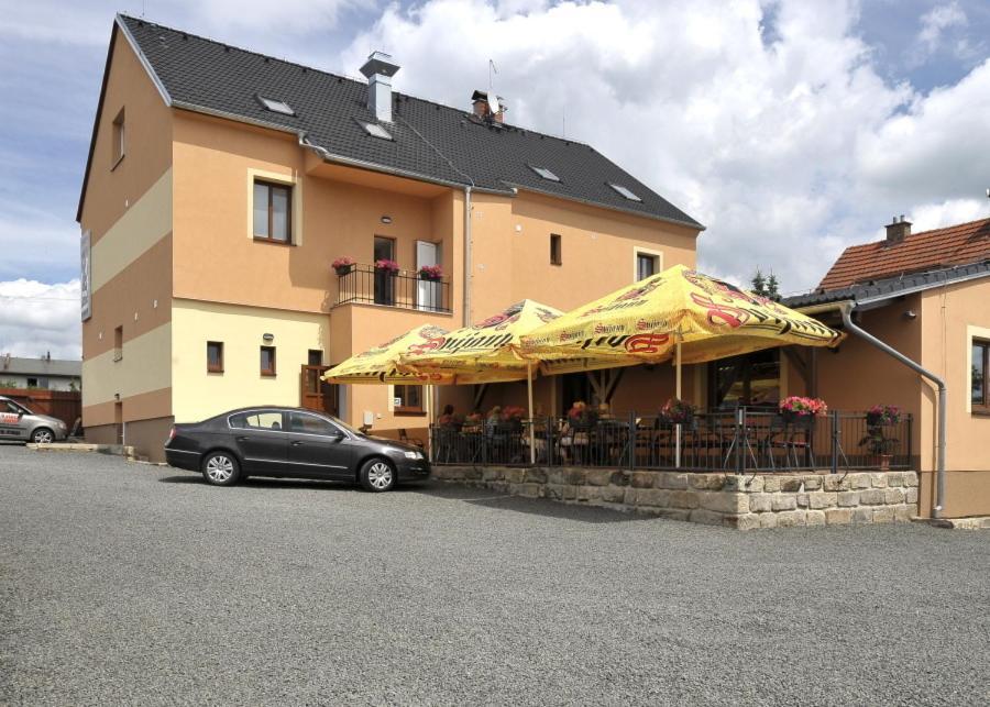 Pension U Vsech Certu Йичин Экстерьер фото